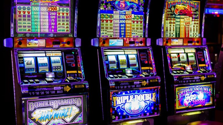 How to choose the right slot machine for gambling?